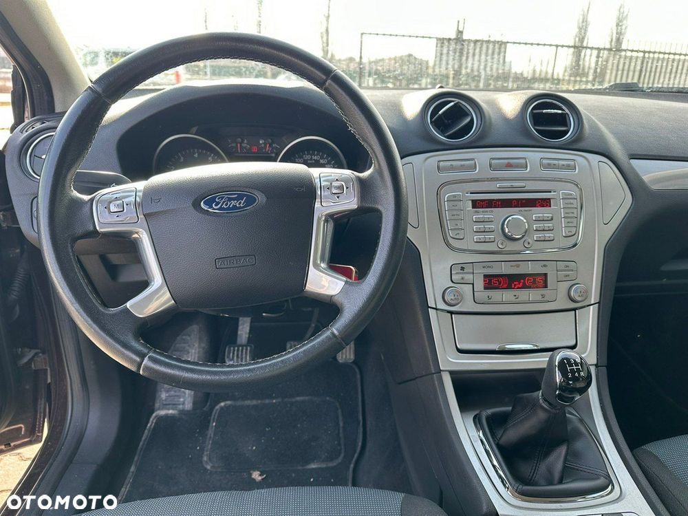 Ford Mondeo - 10