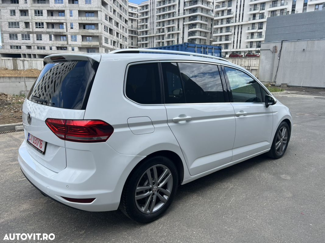 Volkswagen Touran 2.0 TDI DSG Highline - 3
