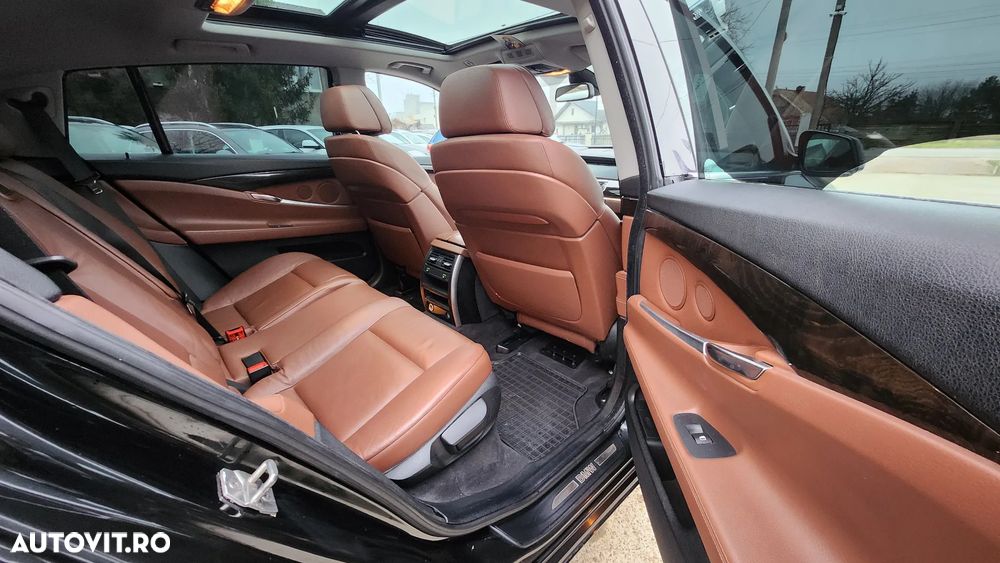 BMW Seria 5 530d xDrive Gran Turismo - 30