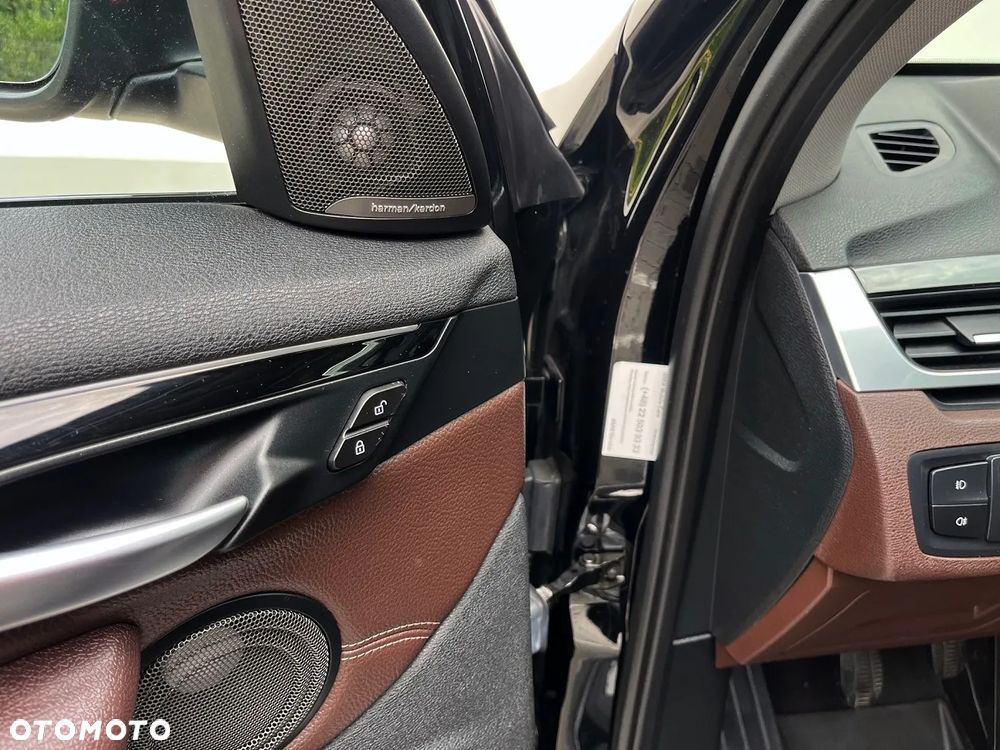 BMW X1 sDrive16d - 12