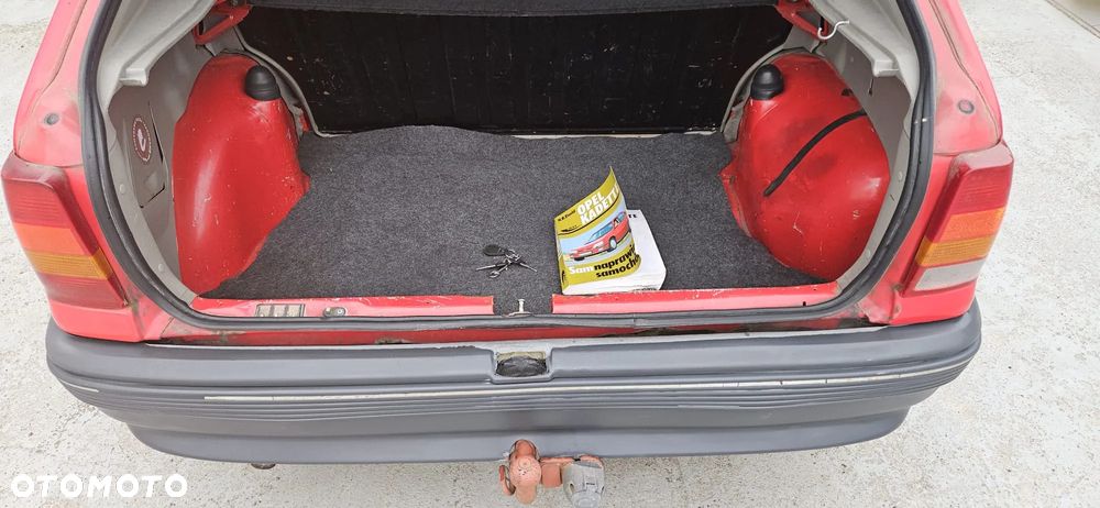 Opel Kadett E 1.4 CS - 12