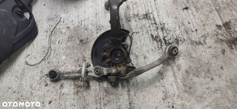 KR ZWROTNICA PRAWY PRZÓD PASSAT B5 FL 00- - 2