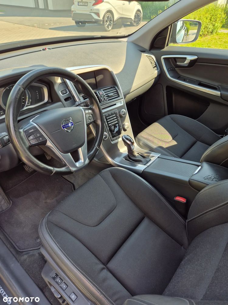 Volvo XC 60 T5 Drive-E Momentum - 6