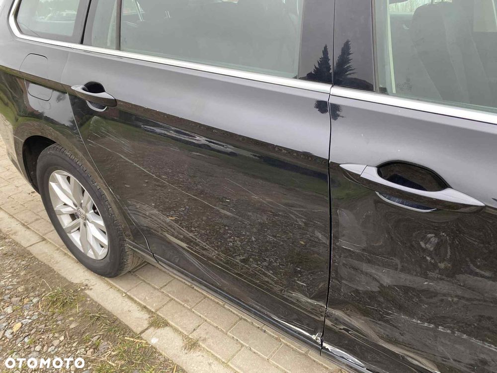Volkswagen Passat Variant 1.6 TDI SCR DSG - 24