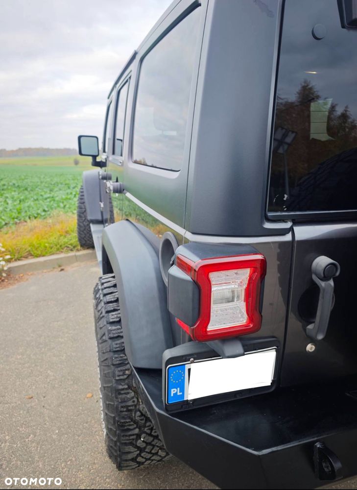 Jeep Wrangler - 13