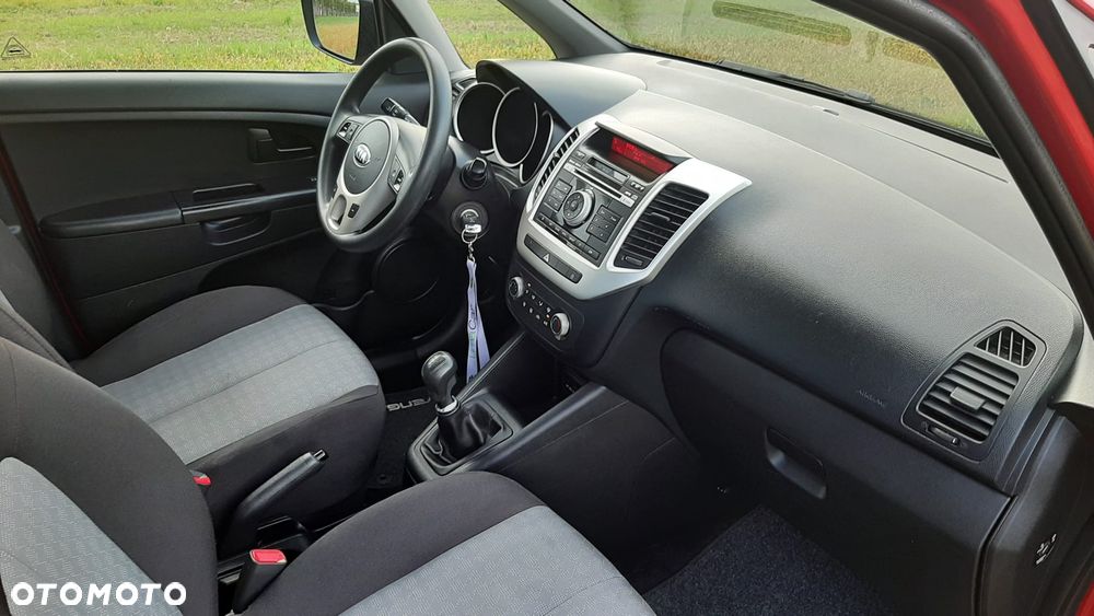 Kia Venga 1.4 CVVT Attract - 24