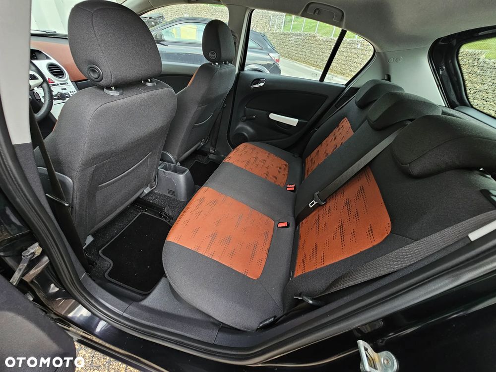 Opel Corsa 1.4 16V Satellite - 25