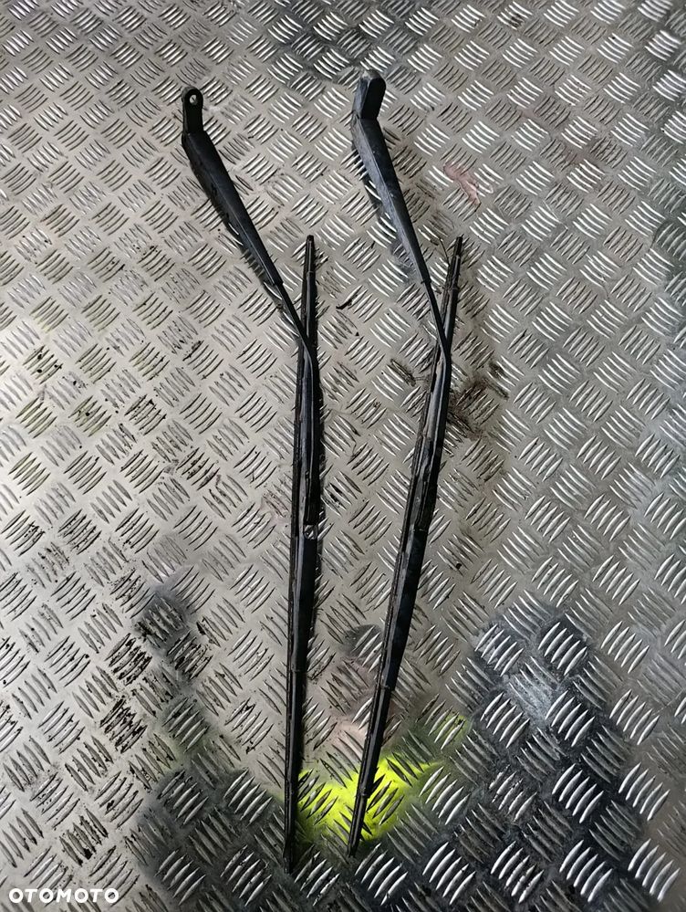 Ramiona pióra wycieraczek Mercedes Atego - 2