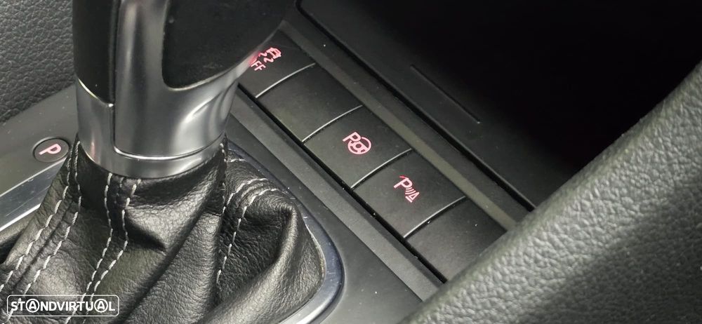 VW Golf 2.0 TDI DPF DSG GTD - 41