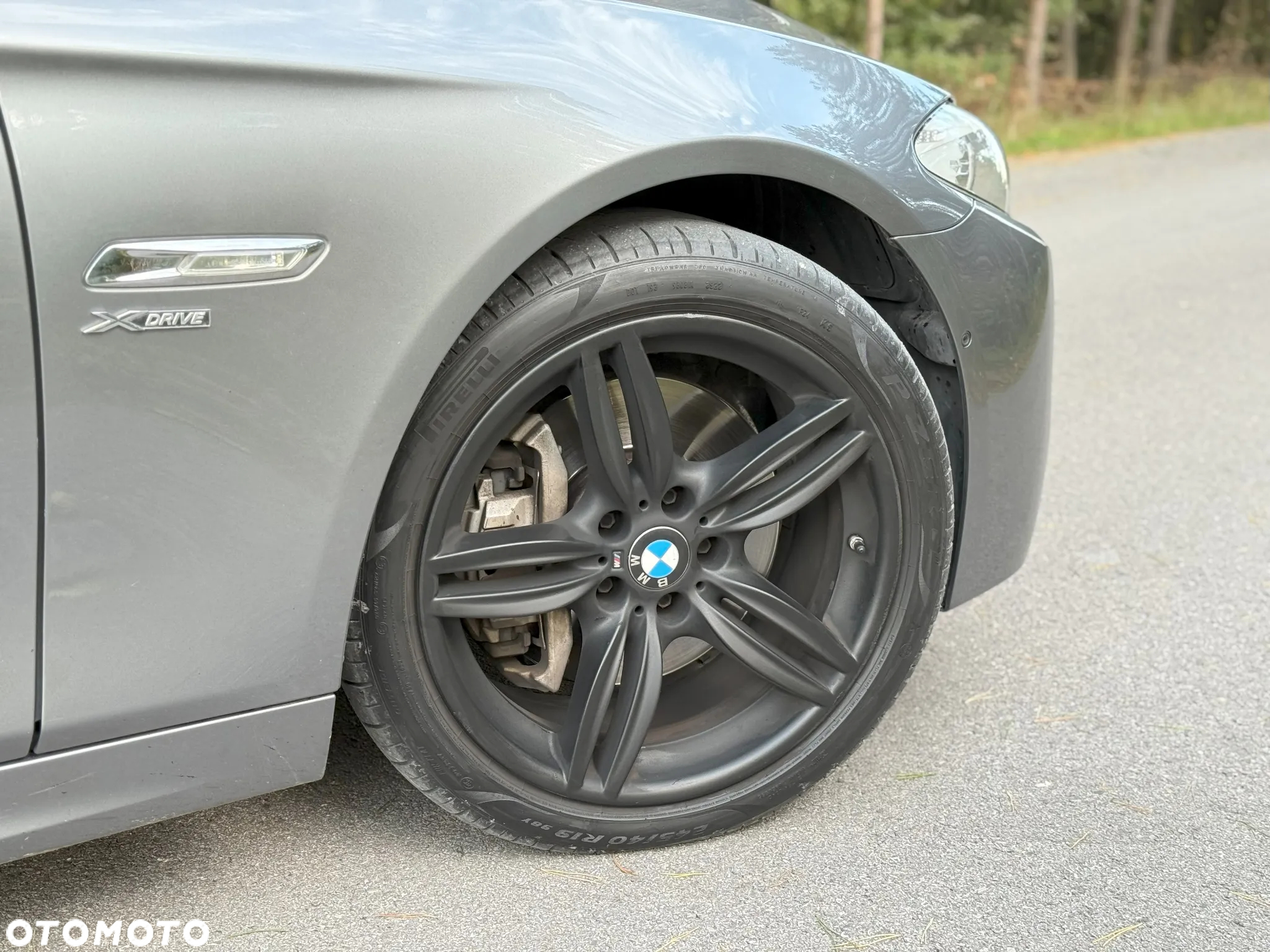 BMW Seria 5 550i - 30