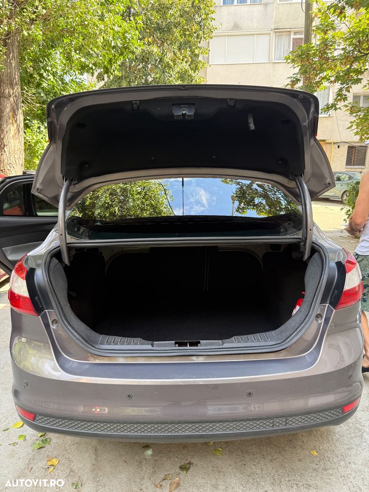 Ford Focus 1.6 TDCi DPF Trend - 10