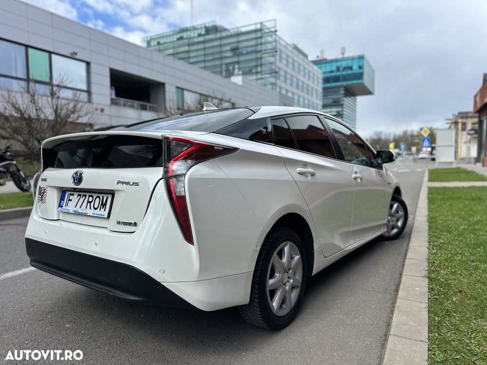 Toyota Prius 1.8 Dual VVT-i Sol+ - 8