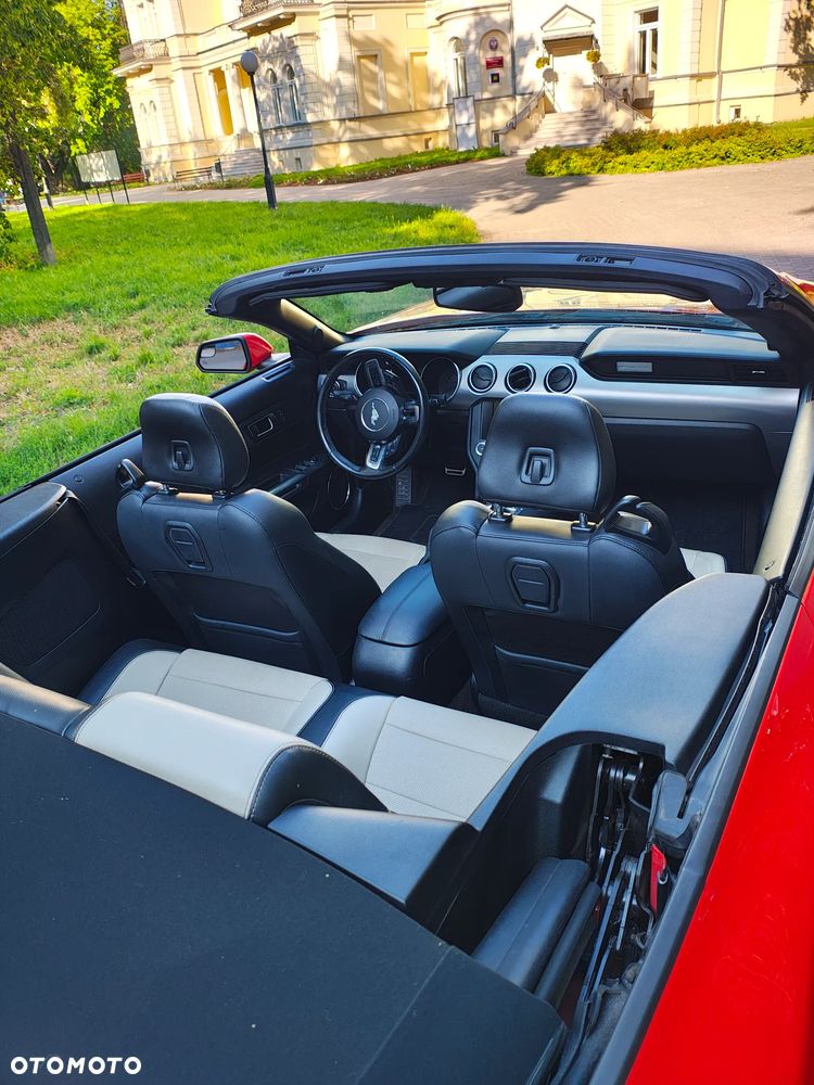 Ford Mustang - 18