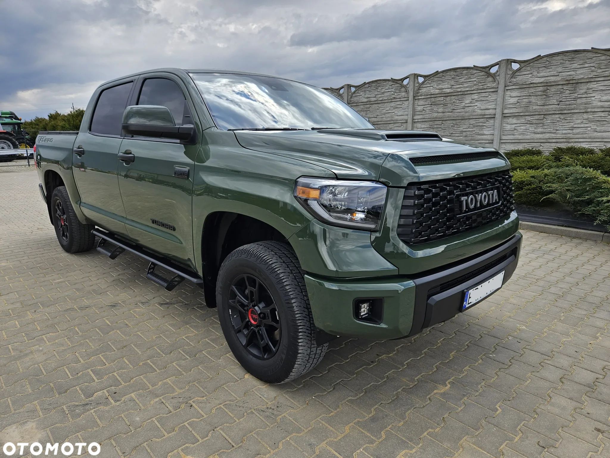 Toyota Tundra - 1