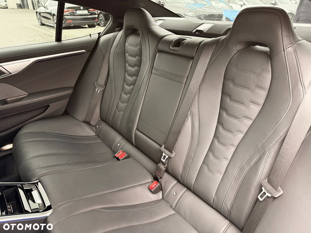 BMW Seria 8 M850i xDrive - 34
