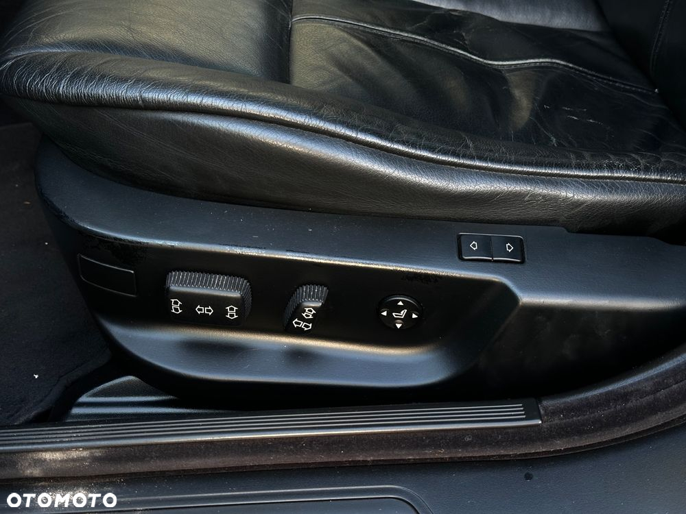BMW Seria 7 735i - 24