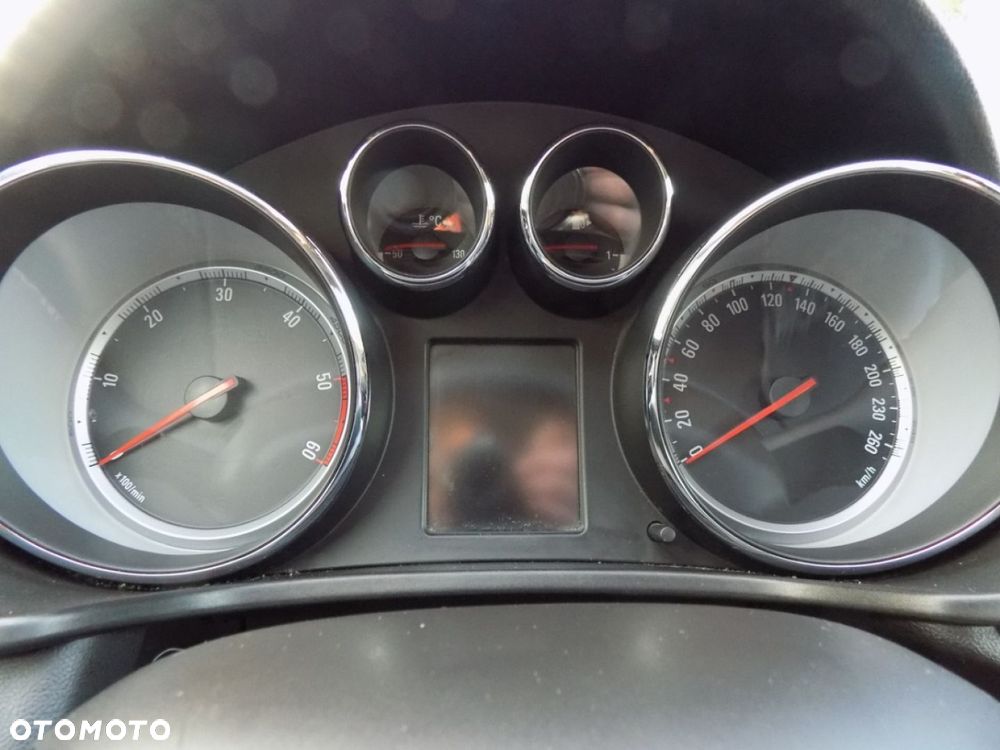 Opel Insignia - 10