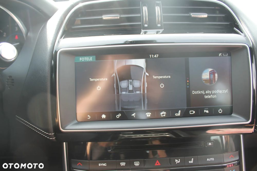 Jaguar XE 20d R-Sport - 23