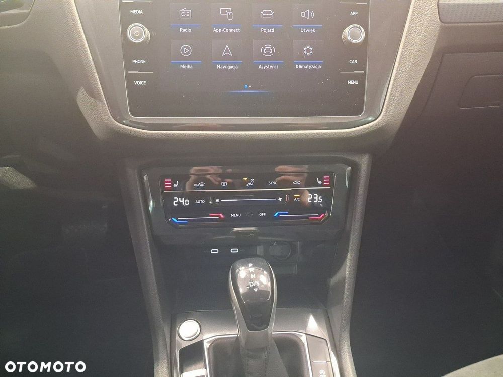 Volkswagen Tiguan - 24