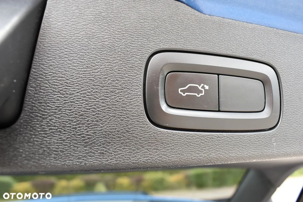 Volvo V60 D3 R-Design - 18