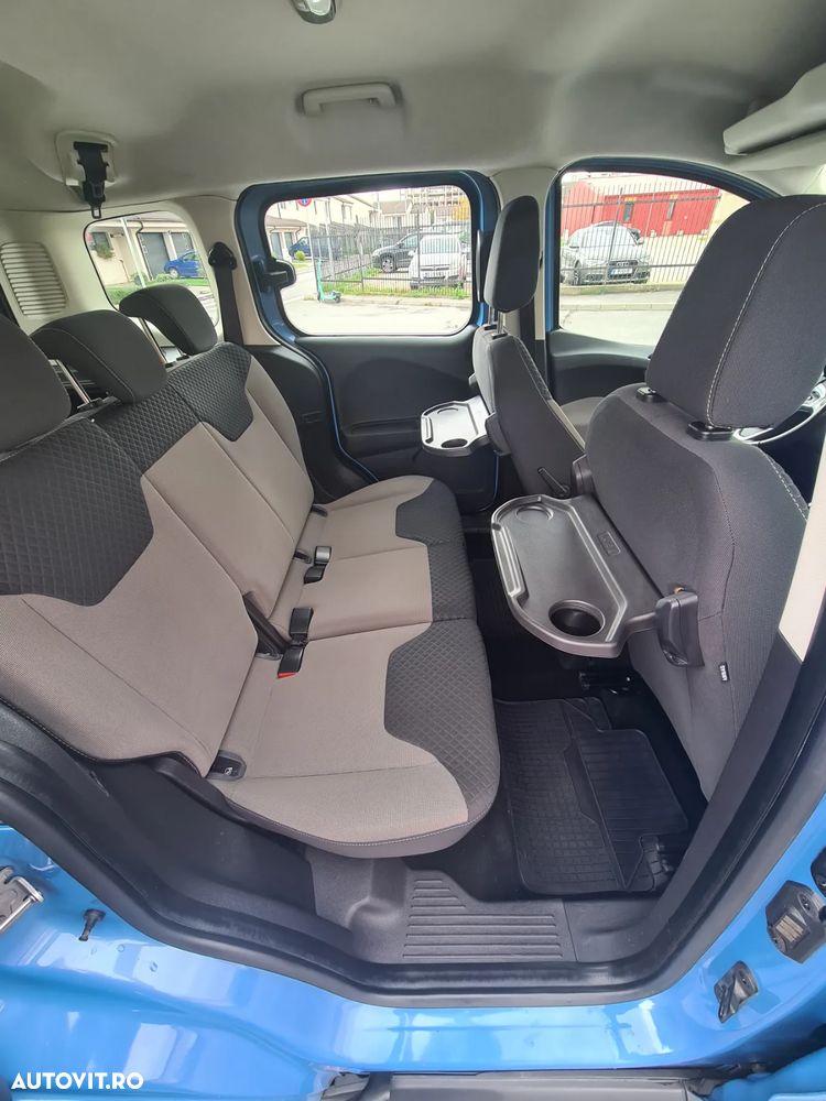 Ford Courier ver-1-6-tdci-s-s-titanium - 11