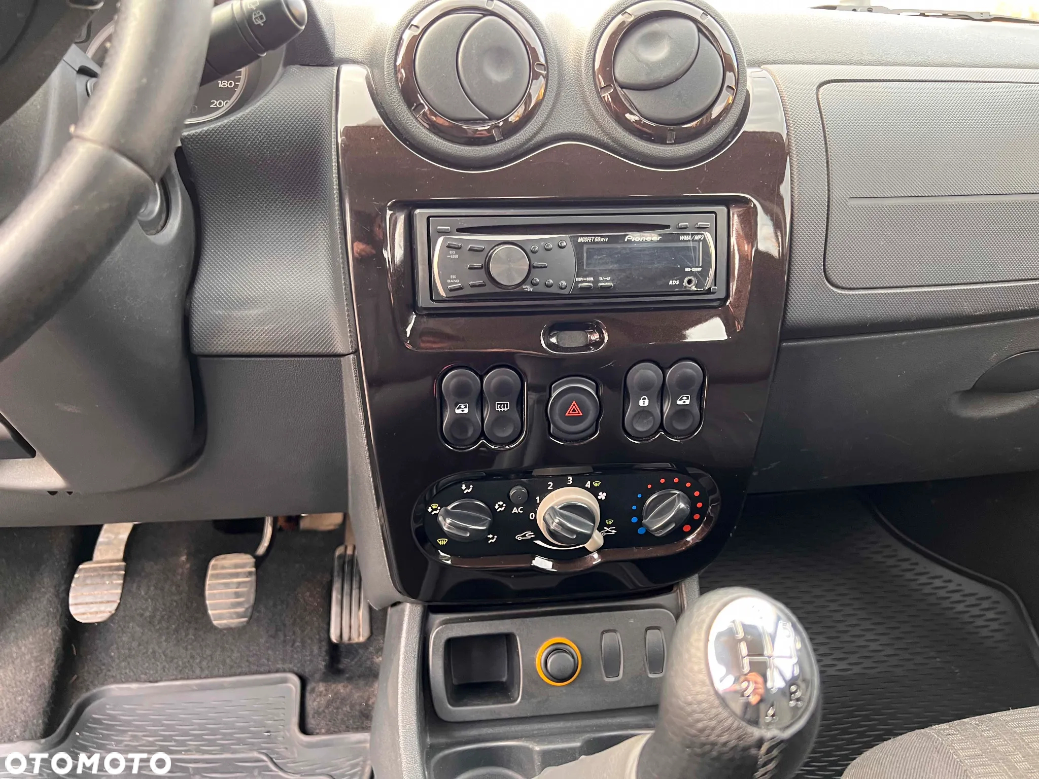 Dacia Duster 1.6 Laureate - 19