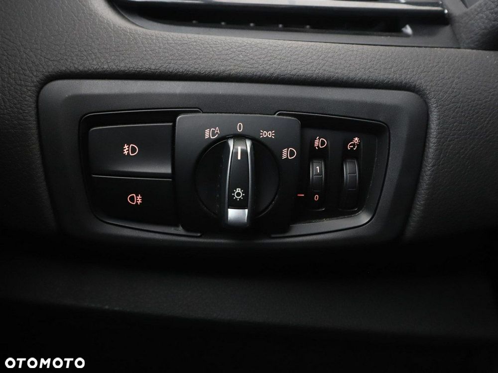 BMW Seria 2 218d Advantage - 32