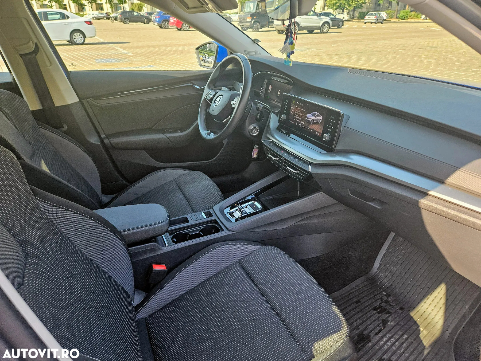Skoda Octavia 2.0 TDI DSG Ambition - 9
