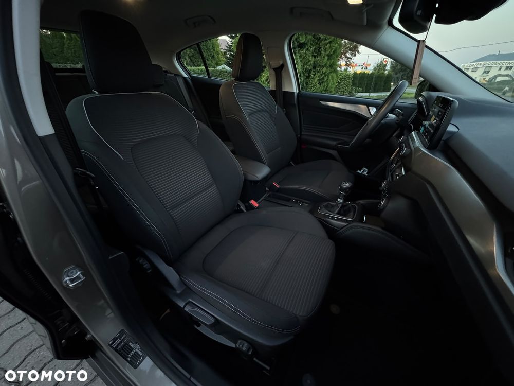 Ford Focus 1.0 EcoBoost Titanium Business - 21