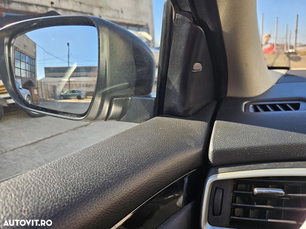 Nissan Qashqai 1.6 DCI Xtronic TEKNA+ - 26