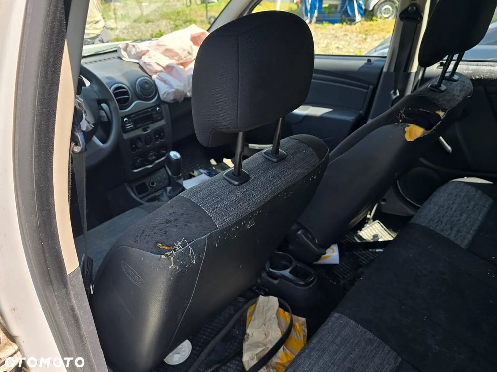Dacia Duster 1.6 16V 4x2 - 8