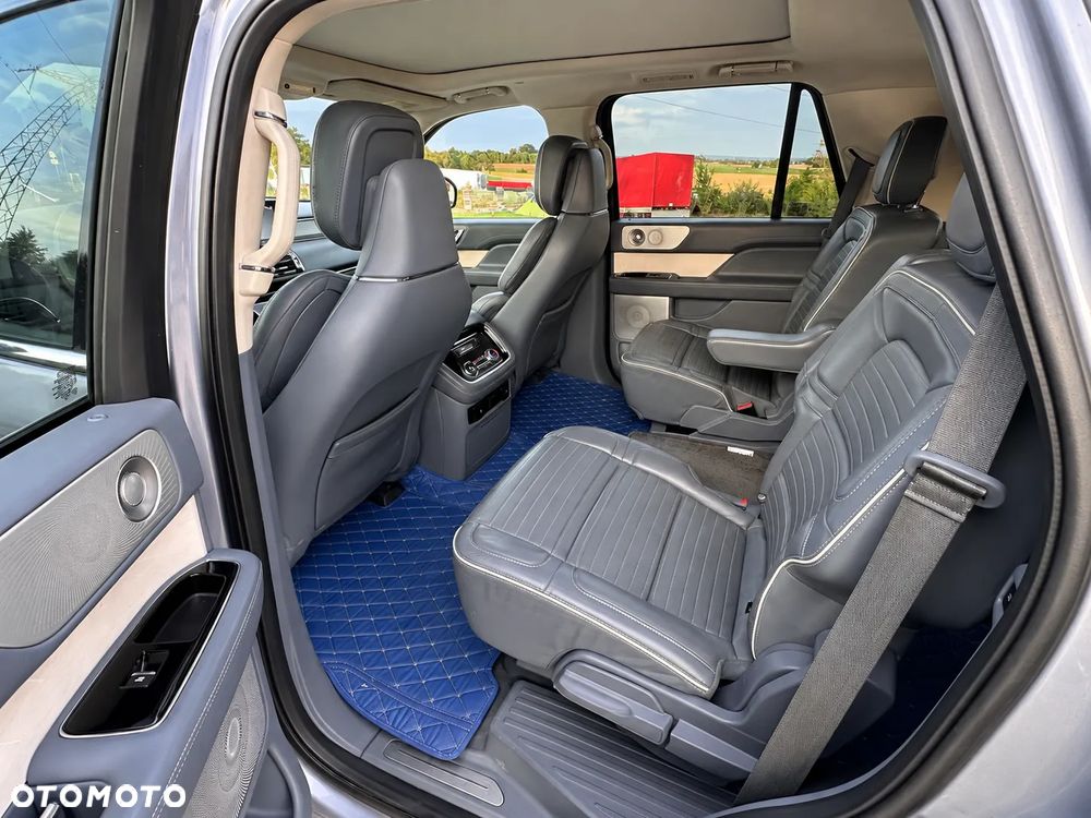 Lincoln Navigator - 8