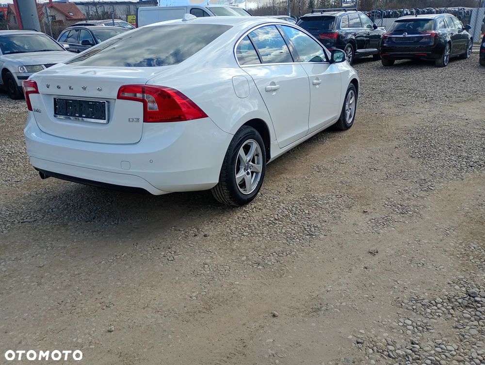 Volvo S60 D3 Geartronic Momentum - 16