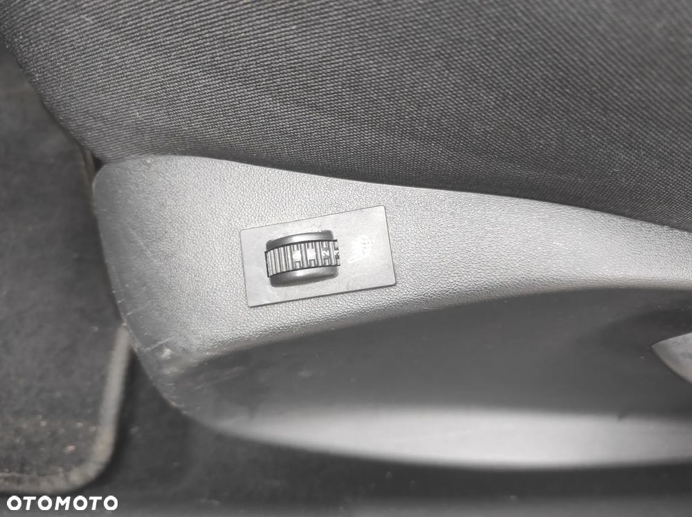 Peugeot 208 1.2 PureTech Style - 21