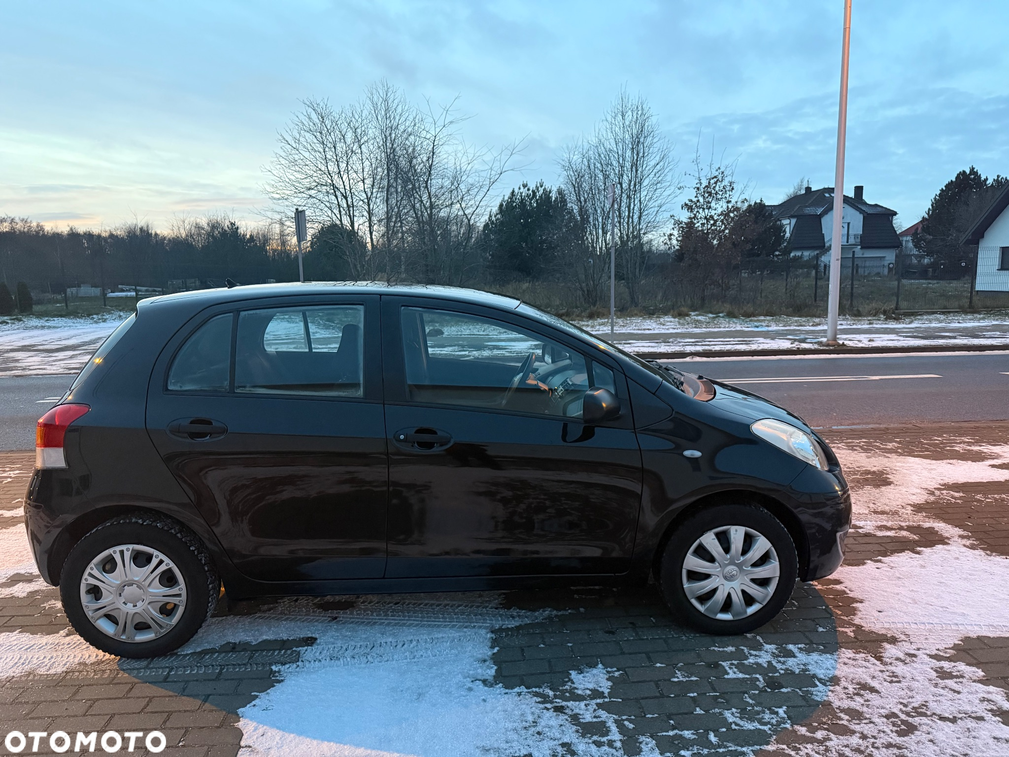 Toyota Yaris - 12