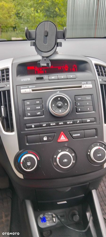 Kia Ceed - 4
