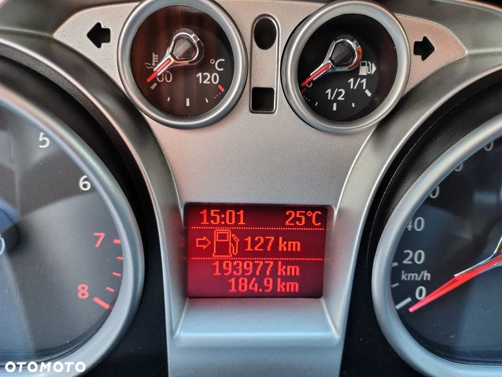 Ford Focus 1.8 Sport - 32