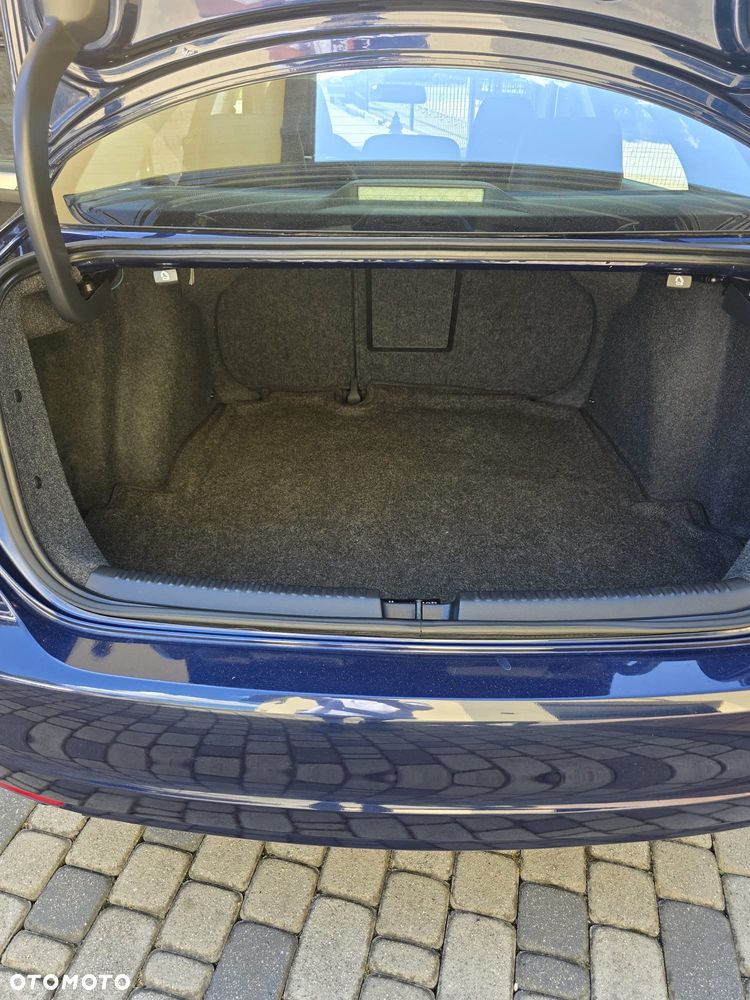 Volkswagen Jetta 2.0 TDI Comfortline - 4