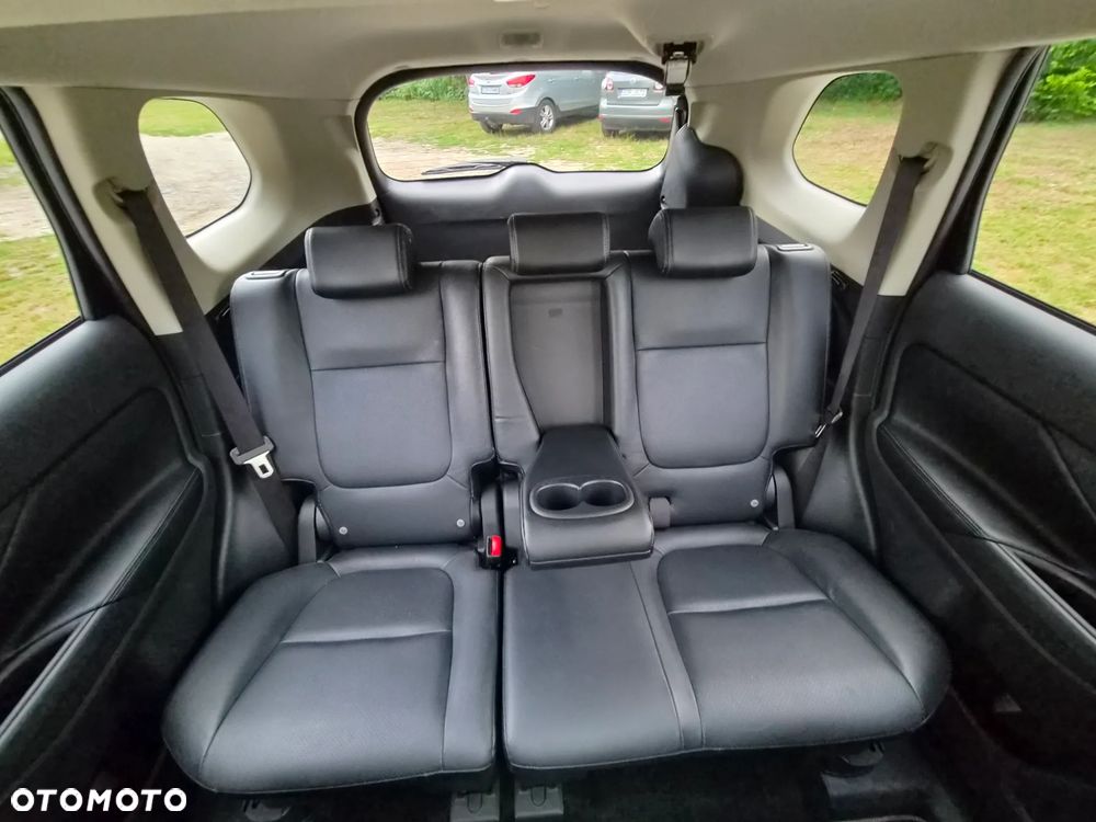 Mitsubishi Outlander 2.0 4WD Top - 29