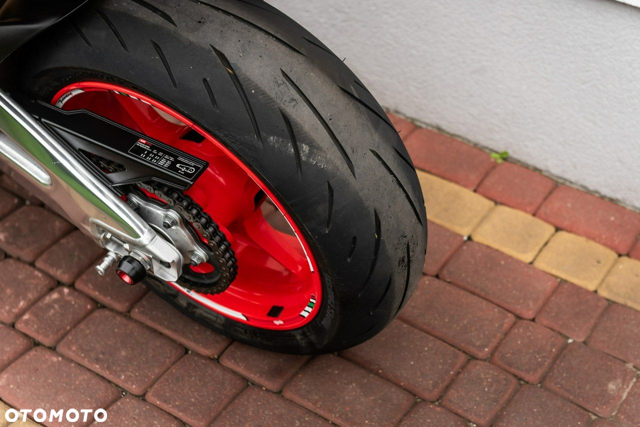 Aprilia Tuono - 8