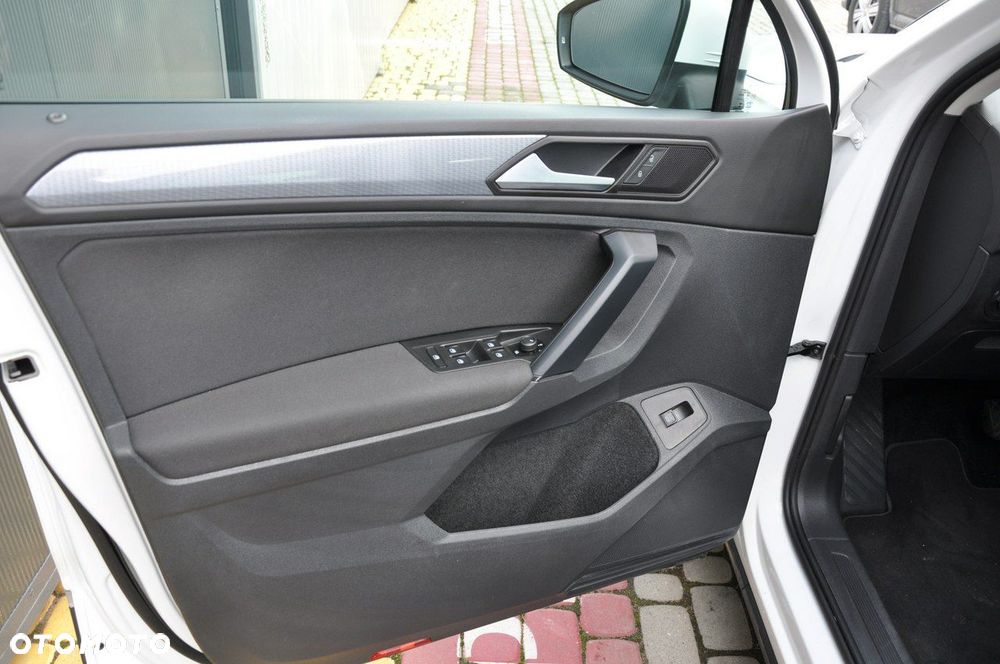 Volkswagen Tiguan 1.5 eTSI OPF DSG Life - 10