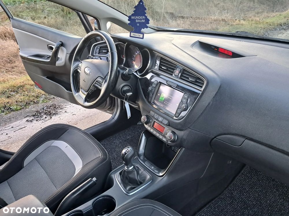 Kia Ceed 1.6 CRDi 136 ISG Platinum Edition - 8