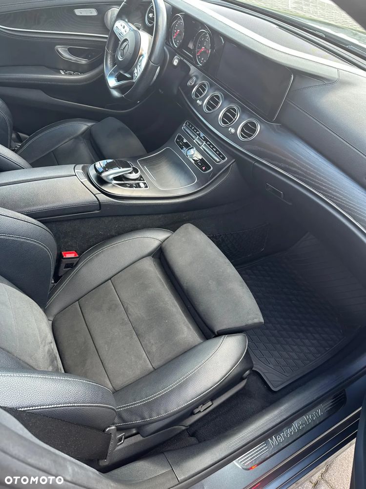 Mercedes-Benz Klasa E 220 d 4-Matic 9G-TRONIC - 17