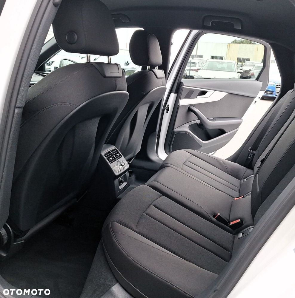 Audi A4 Limousine 40 TFSI mHEV Advanced S tronic - 23