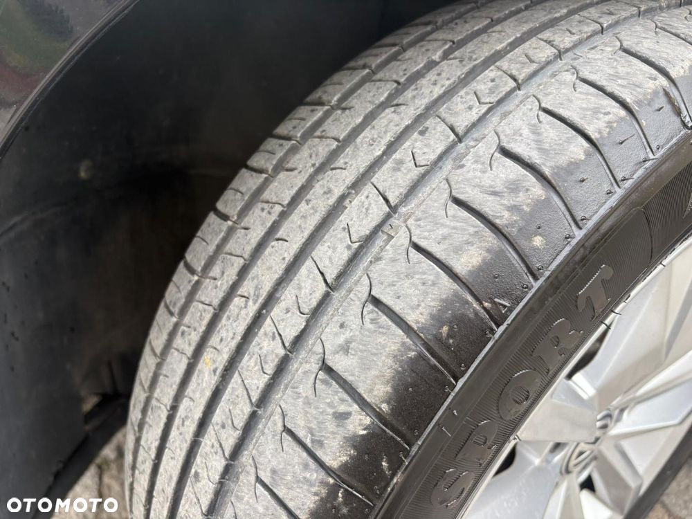 Volkswagen Passat 2.0 TDI (BlueMotion Technology) Highline - 23