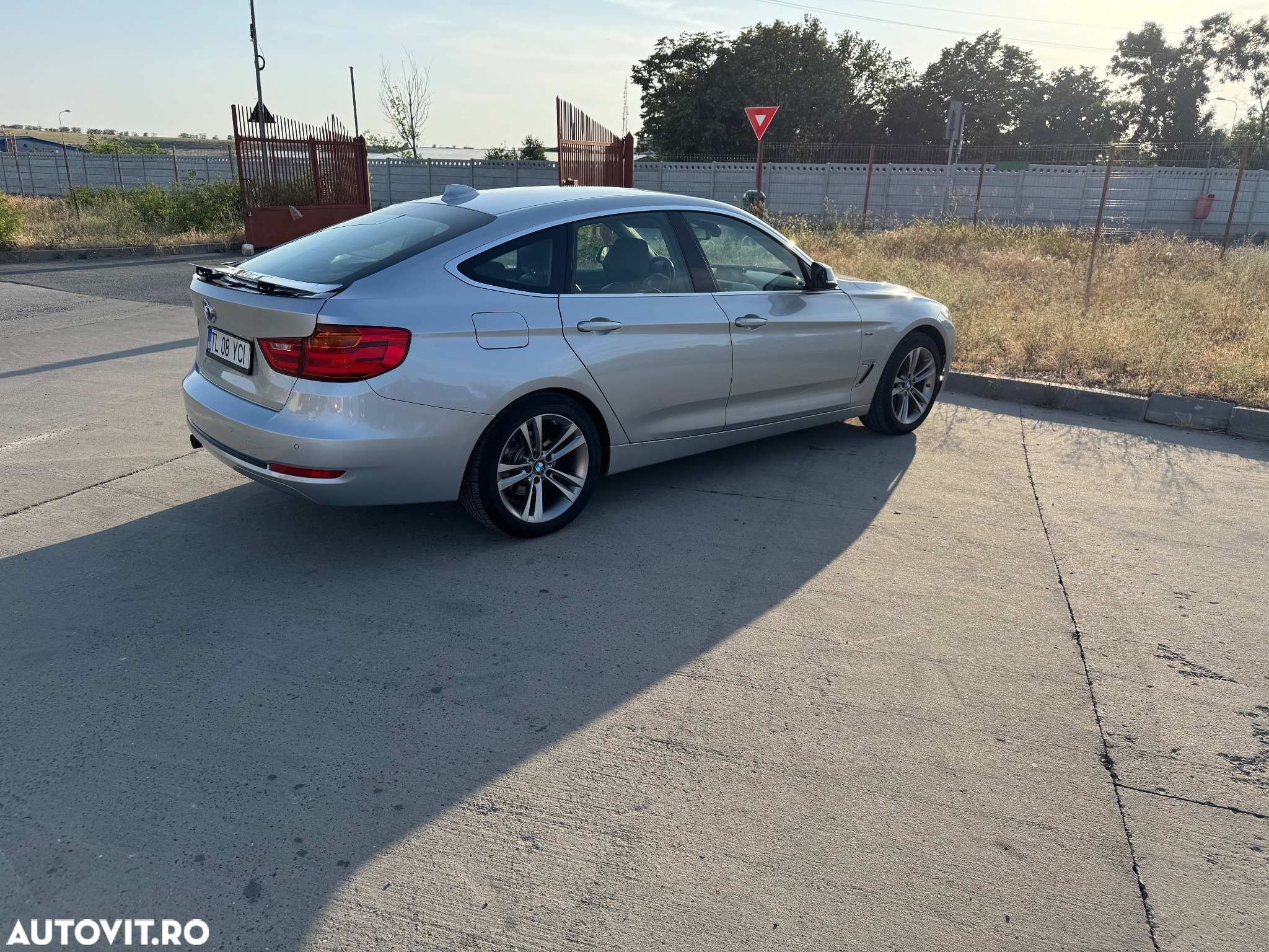 BMW Seria 3 320d xDrive GT Aut. Sport Line - 6