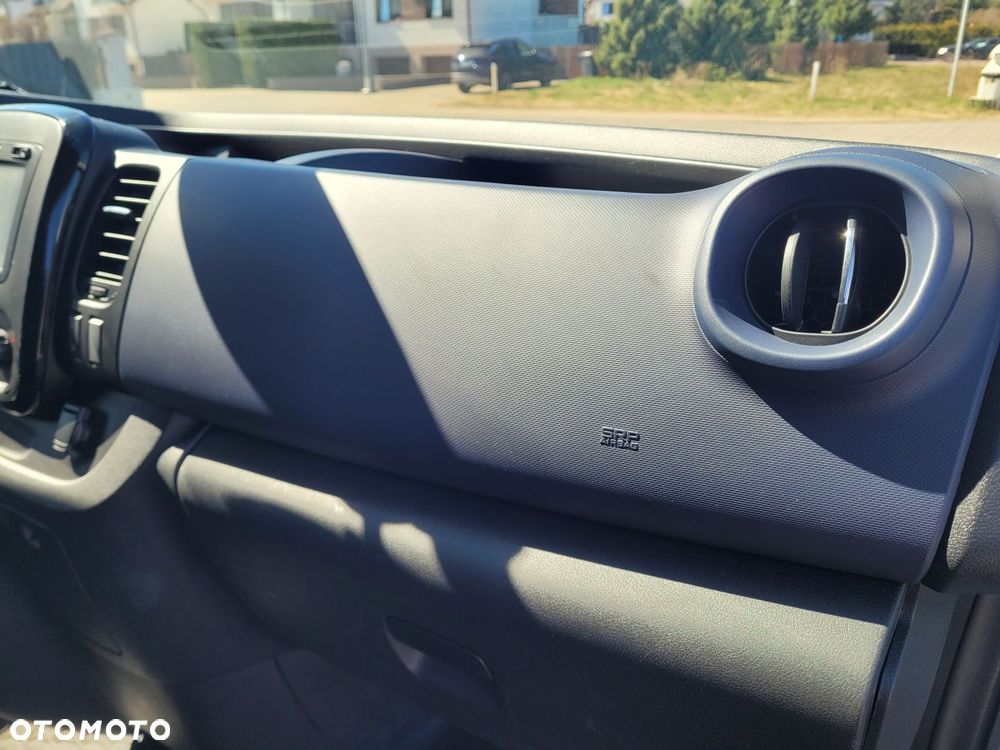 Opel Vivaro Długi L2 Webasto - 24