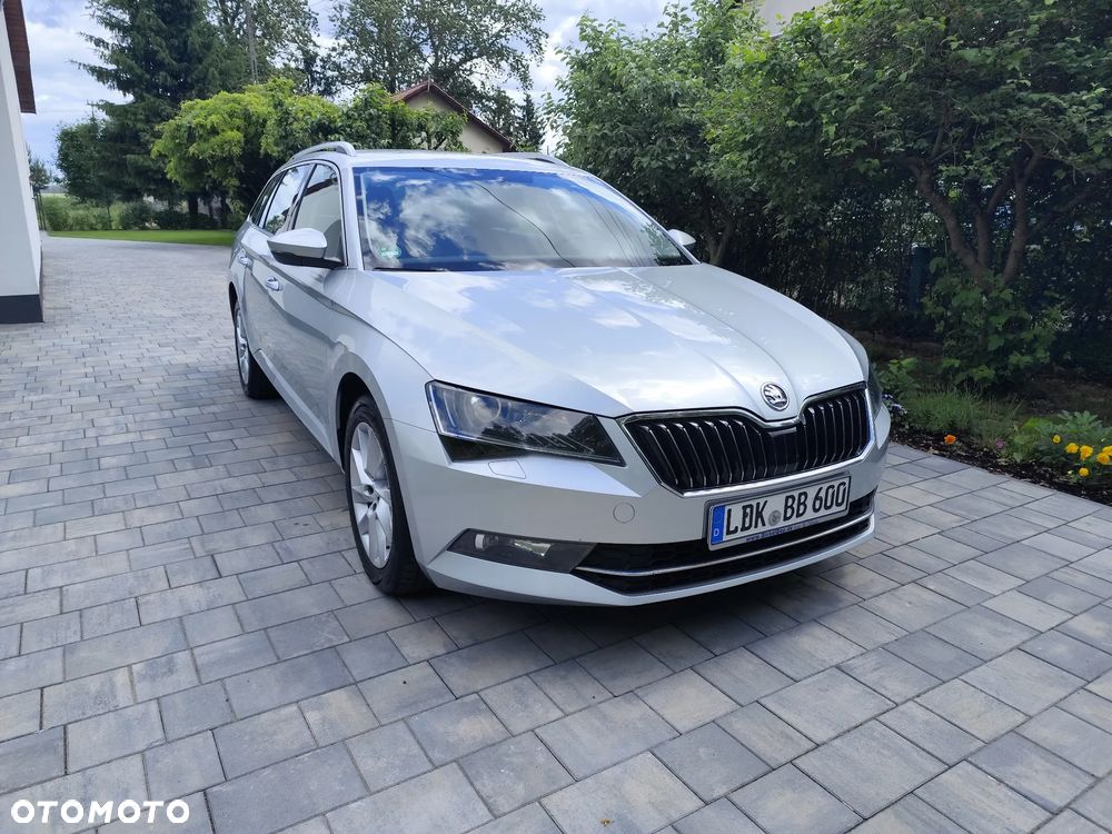 Skoda Superb 2.0 TDI SCR 4x4 Style DSG - 3