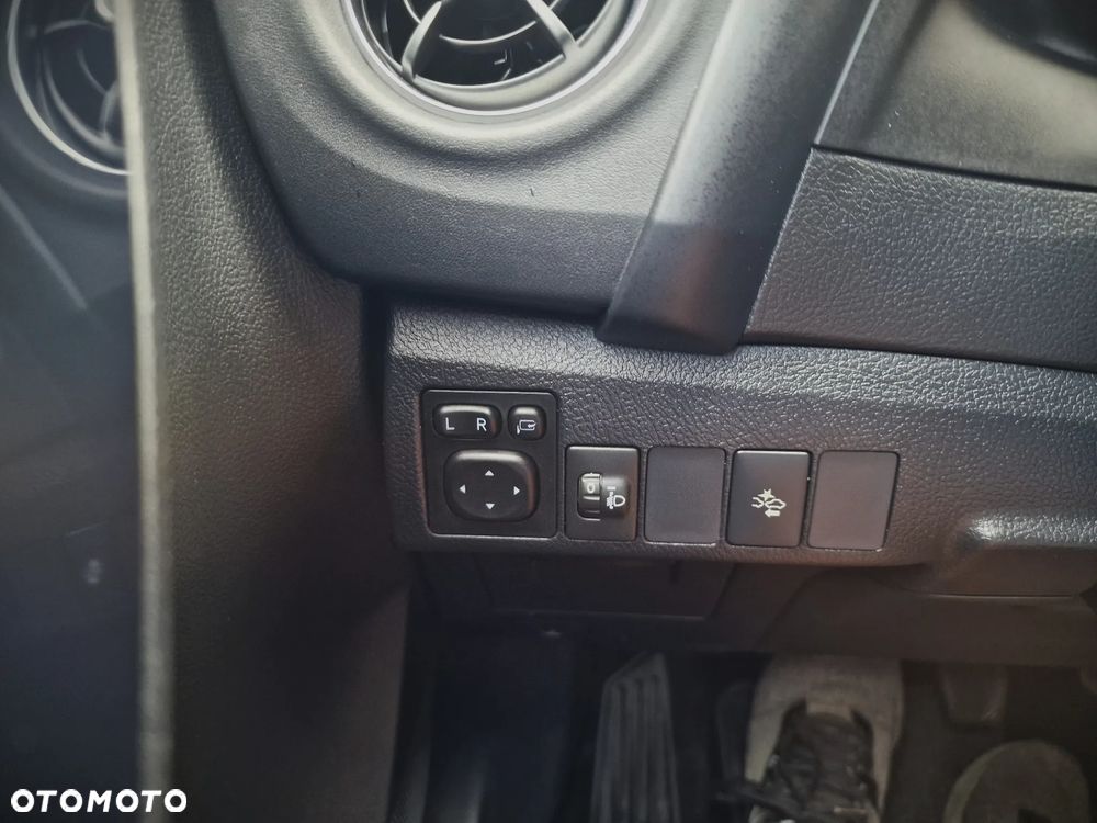 Toyota Auris 1.6 D-4D Prestige - 33