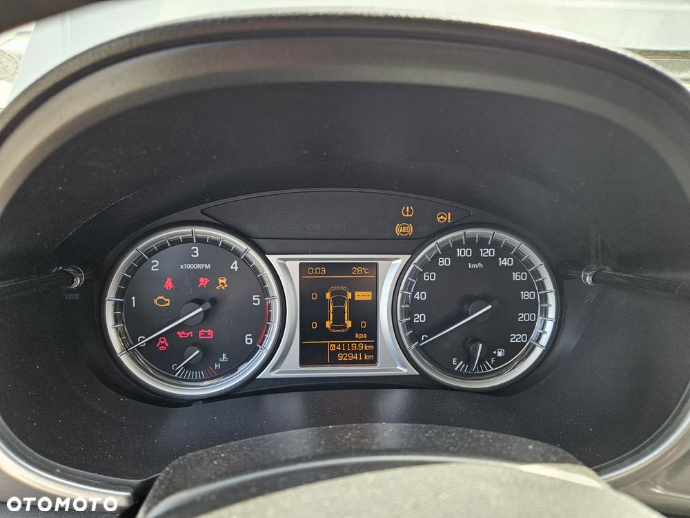 Suzuki Vitara 1.6 DDiS (4x2) Comfort - 17